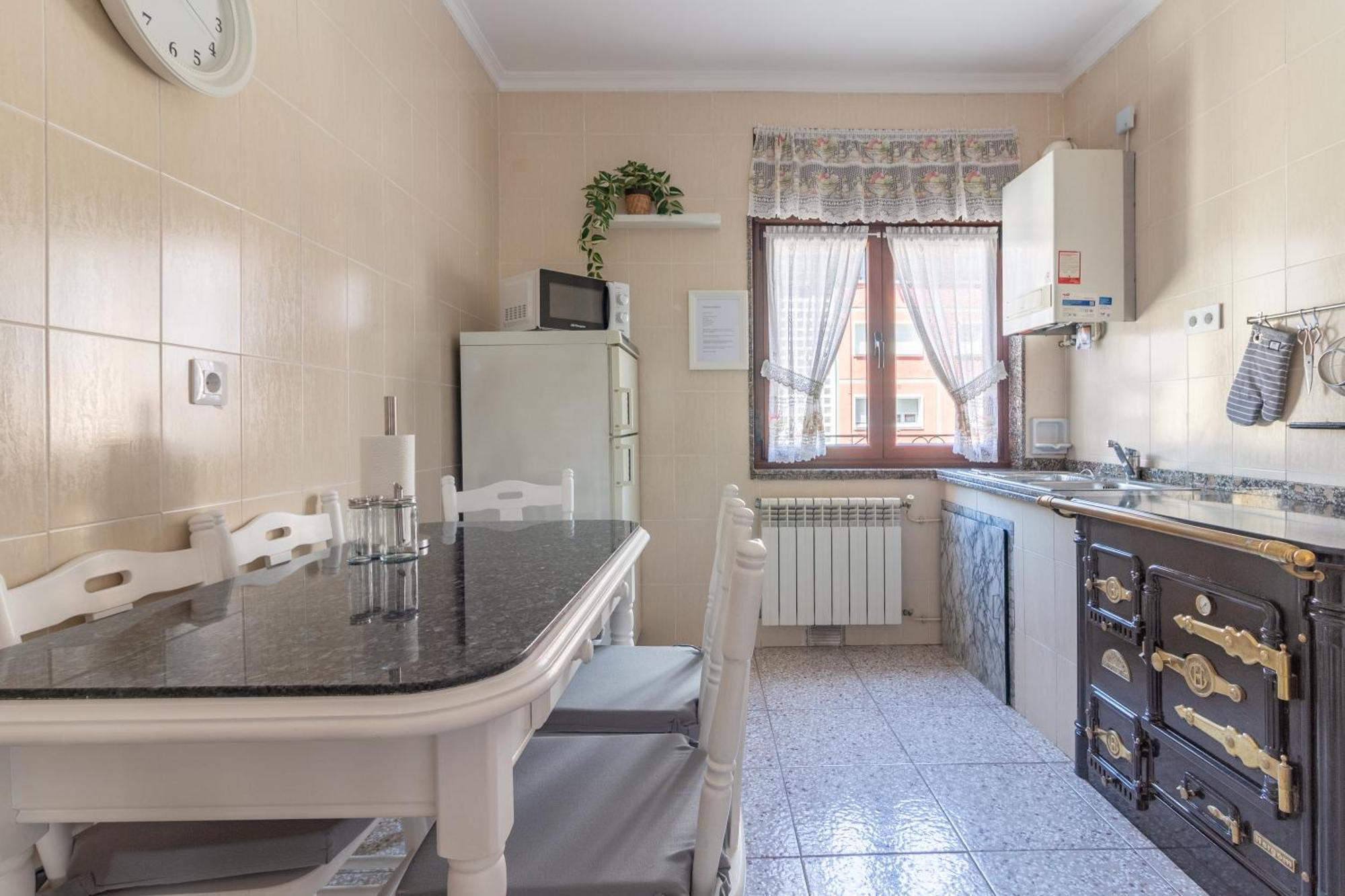 Ah Apartamento Urban Lena Vut6048As ポラ・デ・レナ エクステリア 写真