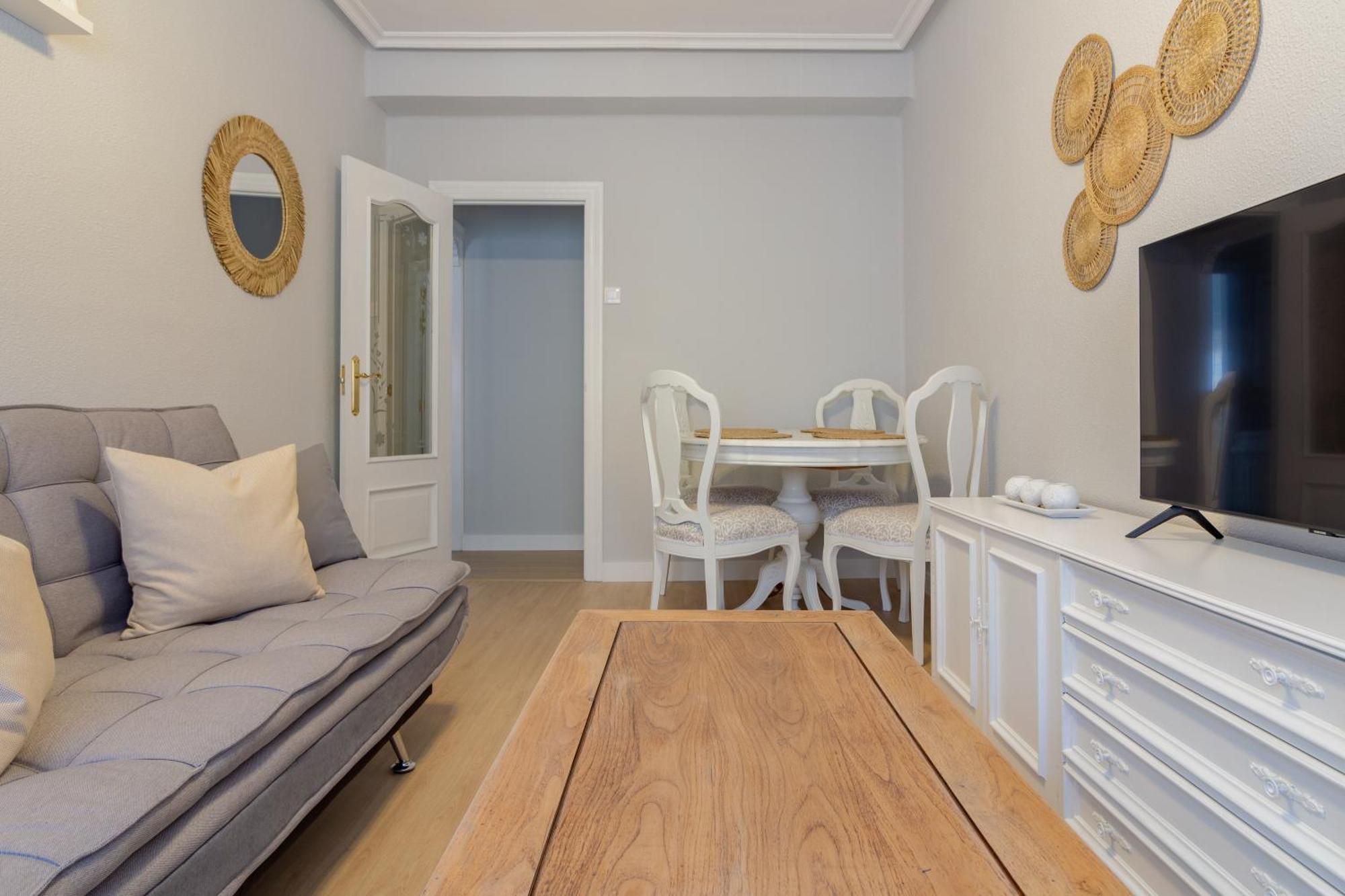 Ah Apartamento Urban Lena Vut6048As ポラ・デ・レナ エクステリア 写真